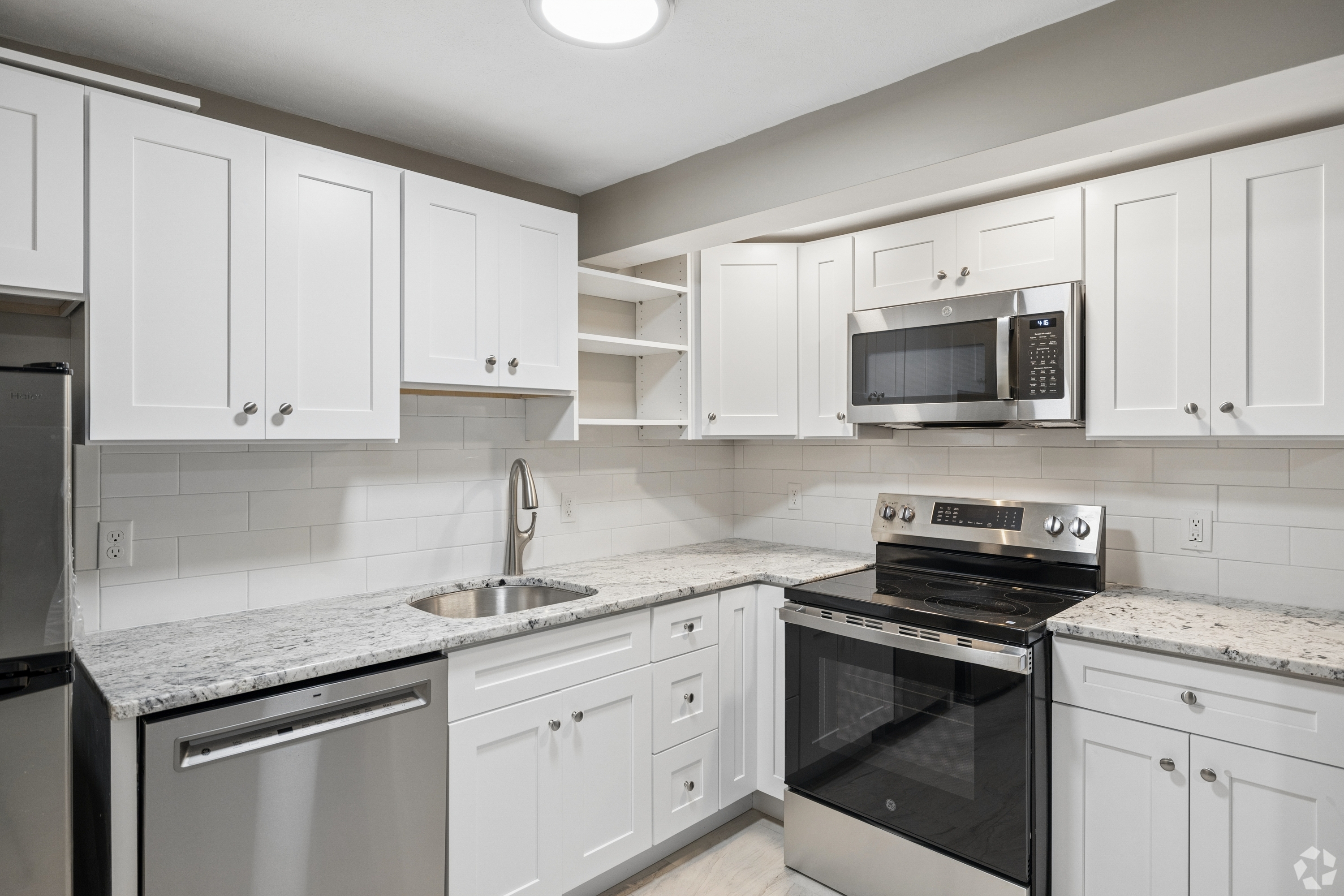 48-50 Harvard Avenue, 50-B2